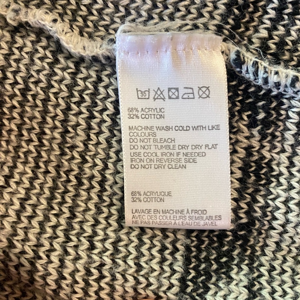 Ecoté Cardigan - Picture 7 of 7